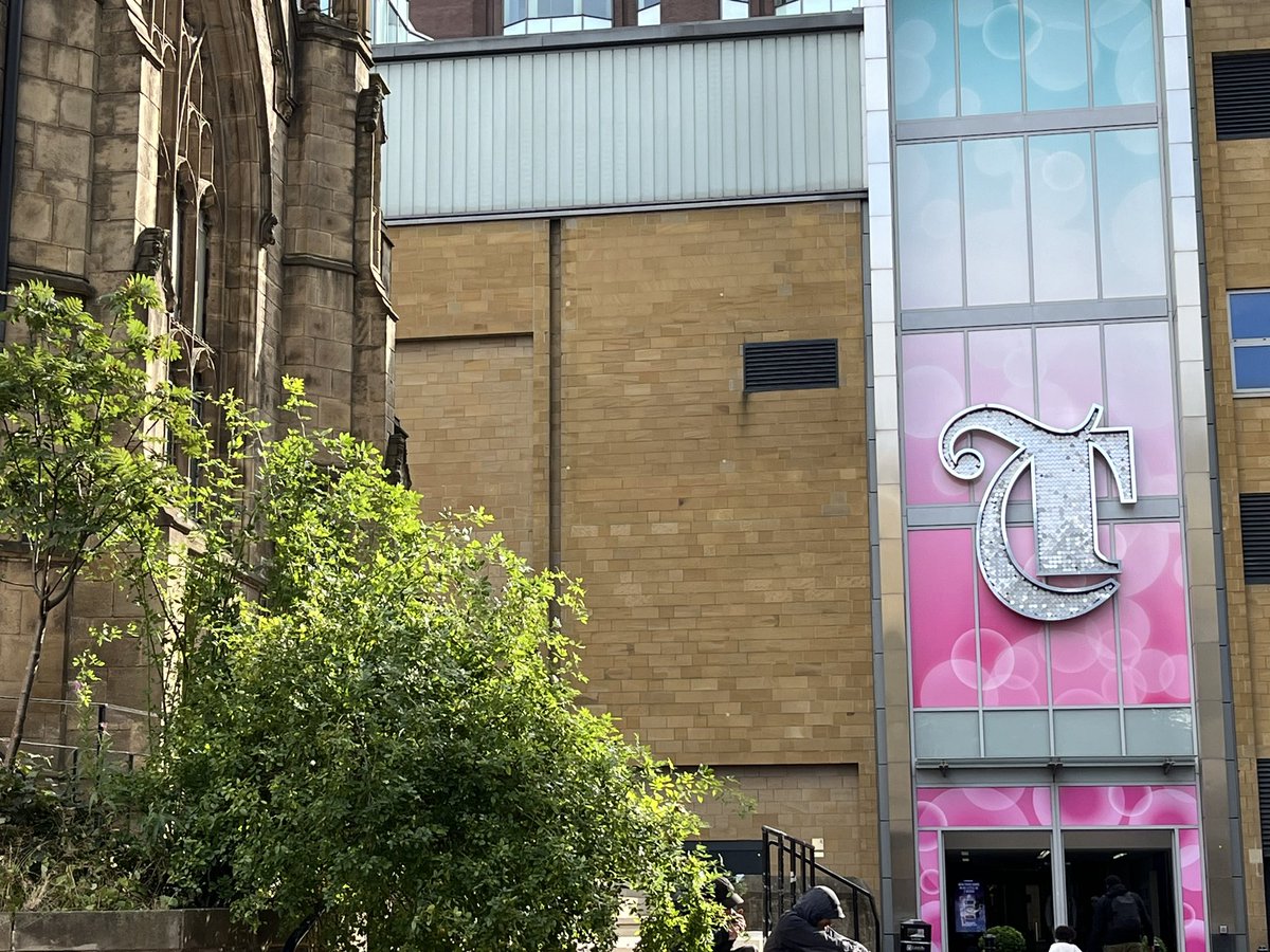 lucythinkssome's tweet image. A spiritual home in Leeds City Square - Mill Hill Chapel, a Unitarian church affiliated with Leeds Literature and Philosophy Society that represents a lot of secularism.