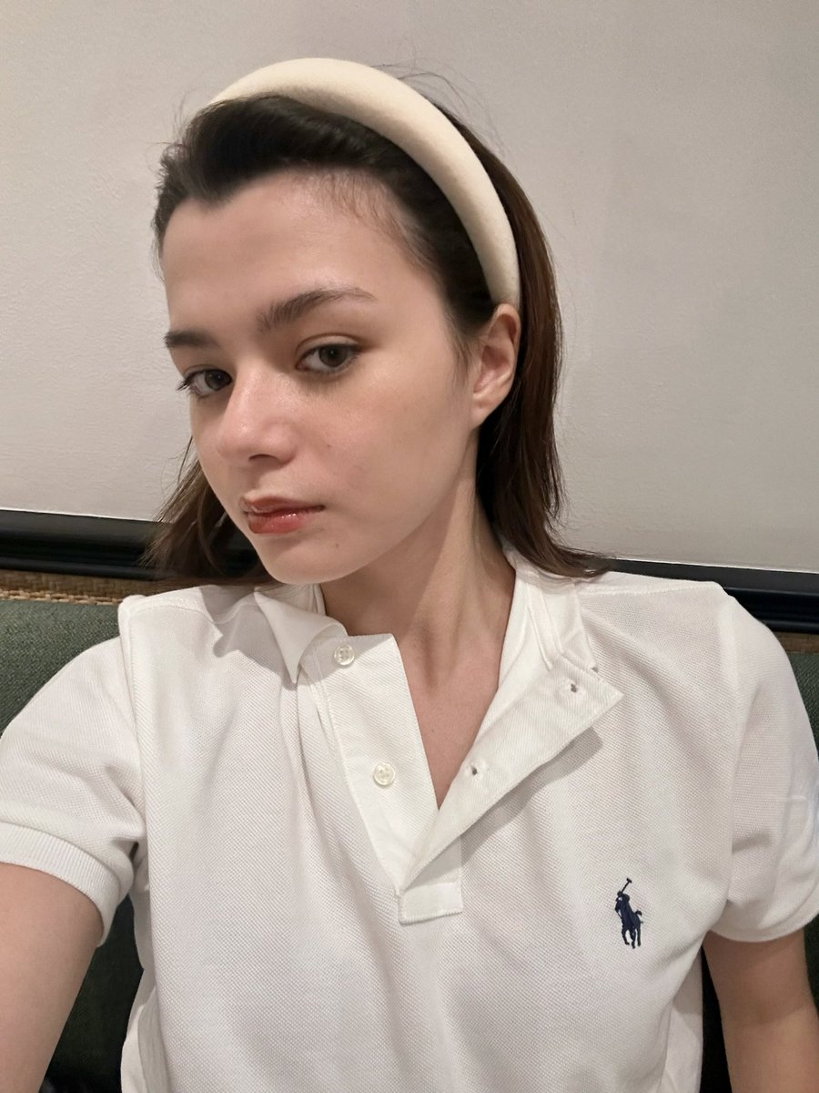 AngelssBecky's tweet photo. sporty gf? 
#beckysangels https://t.co/ymnvqTQgsc