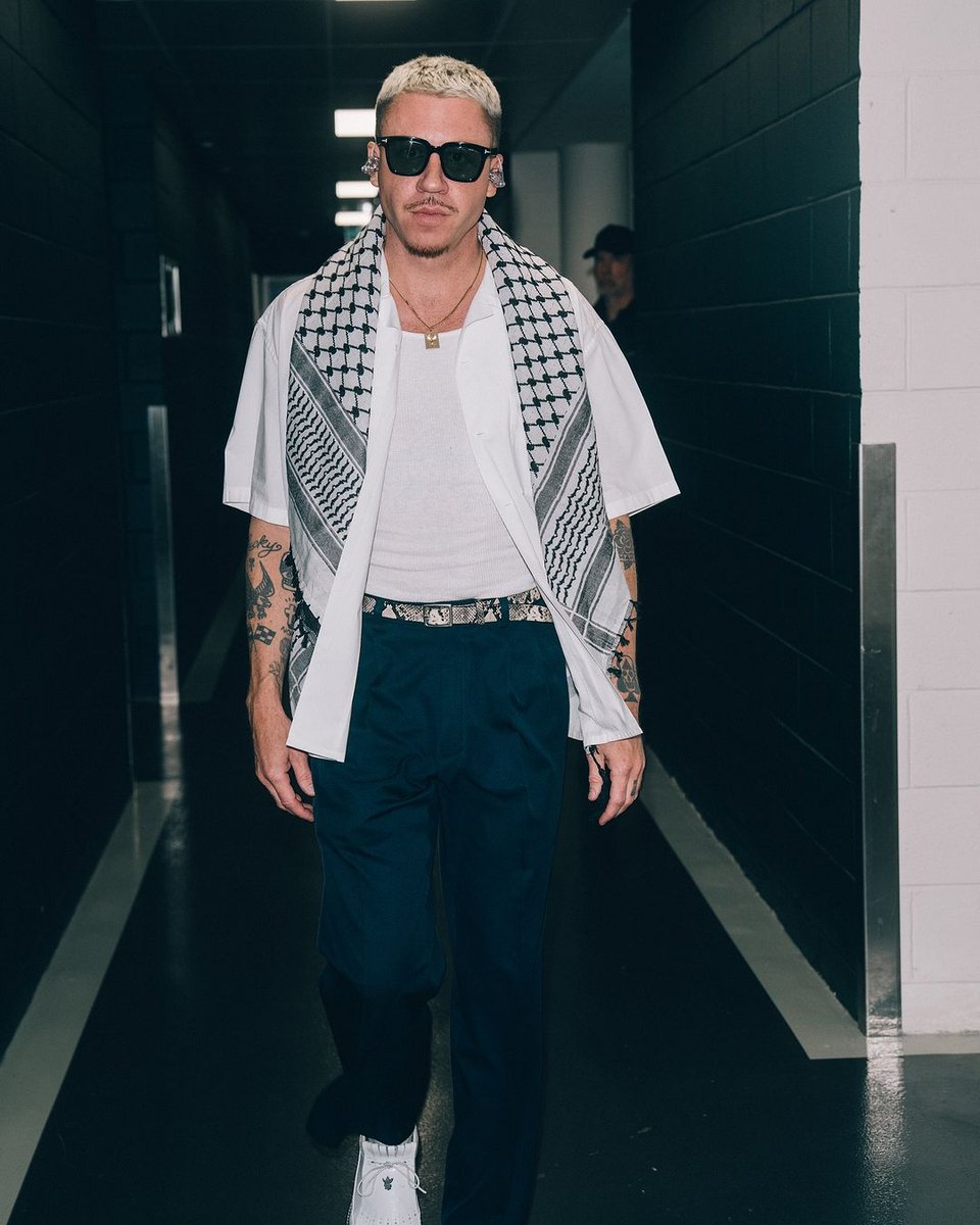 trhaber_com's tweet photo. Dünyaca ünlü ABD'li rapçi Macklemore, soykırım yanlısı firmaların sponsorluklarından dolayı Dubai'deki konserini iptal etti. https://t.co/SmVnIqkRnr