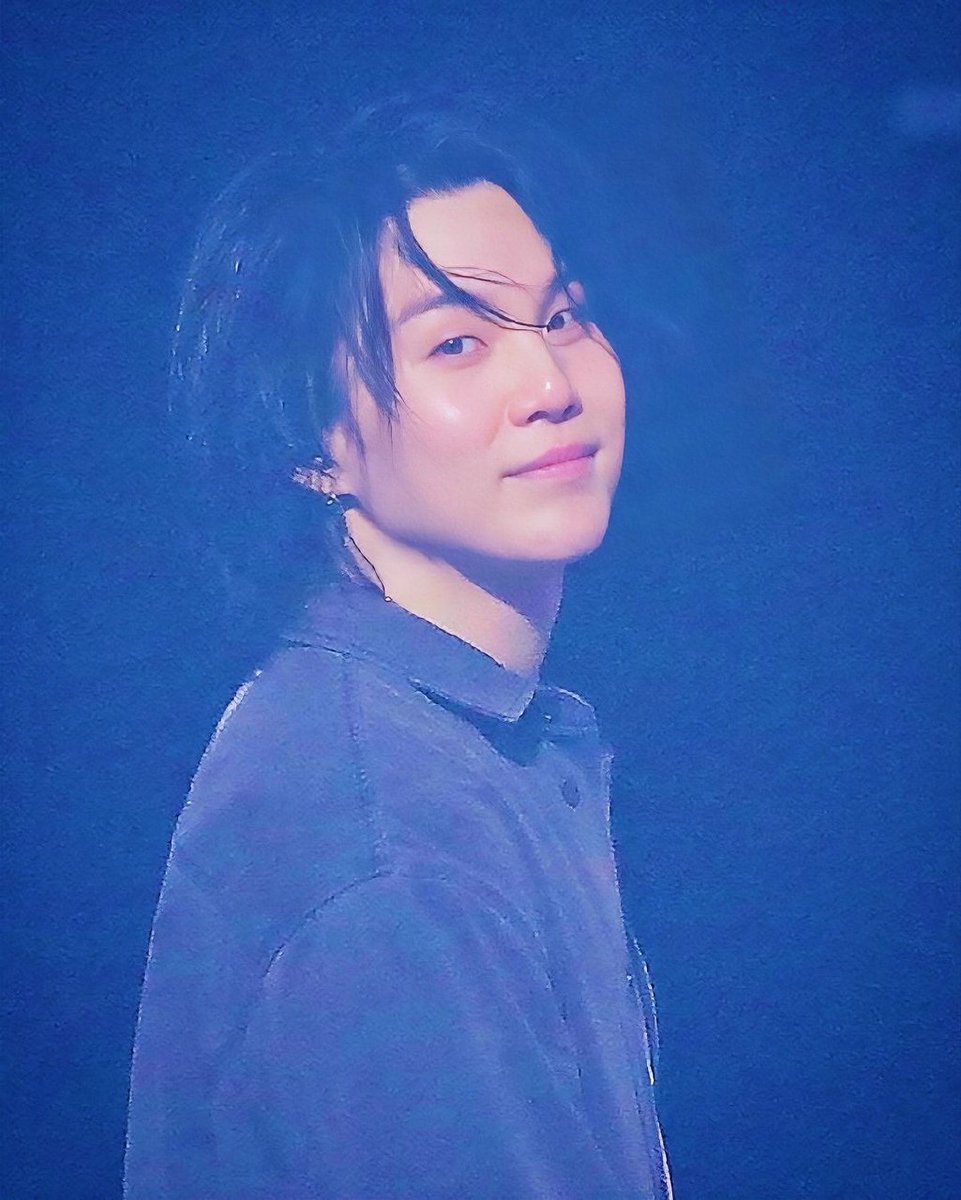 army2185235's tweet photo. Please tell someone to Yoongi stop apologizing.
The world who should apologize to him https://t.co/aO571alul2