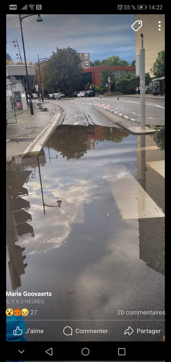 AILLEURS2507's tweet photo. Il n'y a pas à dire, les travaux de réaménagement de la voirie sont une réussite totale. 🤬 Toutes nos félicitations à @Ecolo, @groen et aux maîtres d'ouvrage
Ici la place Keym nouvellement rénovée... Des pros ! https://t.co/LeZu0vOhyZ