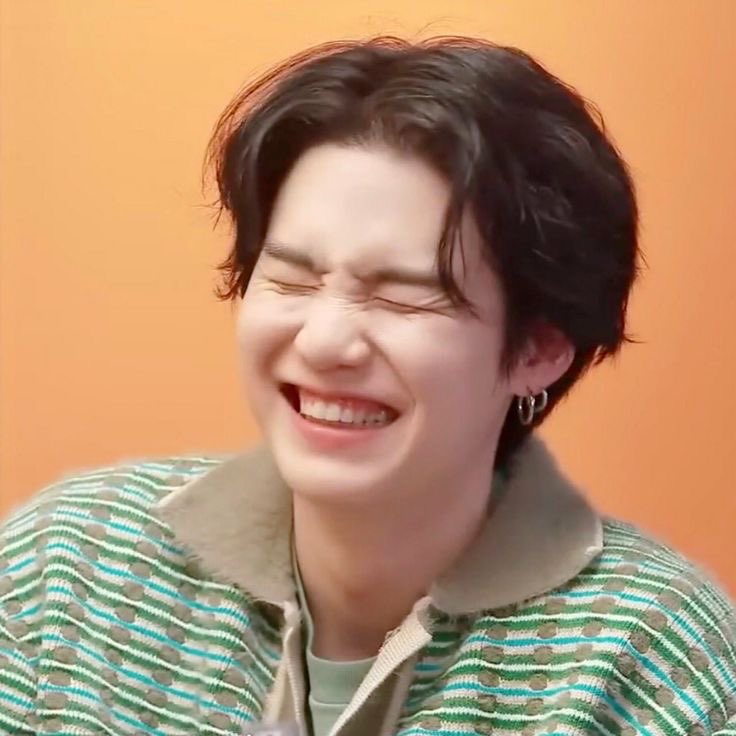 No paséis este tuit sin comentar: 

YOONGI DID NOT DISAPPOINT ARMYS
YOU DID NOT DISAPPOINT US YOONGI
WE LOVE YOU YOONGI
WE TRUST YOU YOONGI
FUTURES GONNA BE OKEY
#ARMYStandsWithSuga
#ARMYFOREVERBANGTANFOREVER