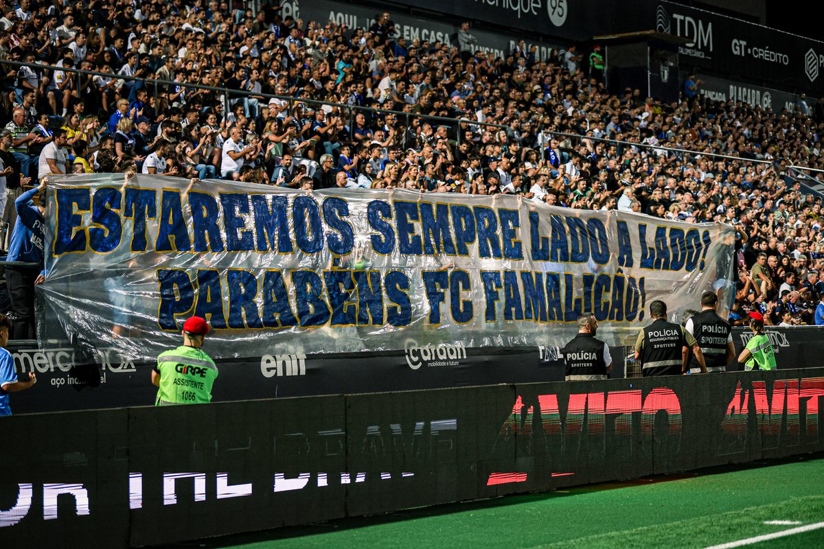 FCF1931_Oficial's tweet photo. ๐ฏ ๐ฒ๐บ ๐ฏ ๐ฝ๐ฎ๐ฟ๐ฎ ๐ฐ๐ฒ๐น๐ฒ๐ฏ๐ฟ๐ฎ๐ฟ ๐ผ๐ ๐ต๐ฏ ๐ฅ
A prenda que tanto desejรกvamos para comemorar o 93.ยบ aniversรกrio ๐
โช๐ต #TalentoeMentalidade #amordeperdicao #LigaPortugal #DiadoVilaNova #FCFBFC https://t.co/Y0Y6Ni1F97
