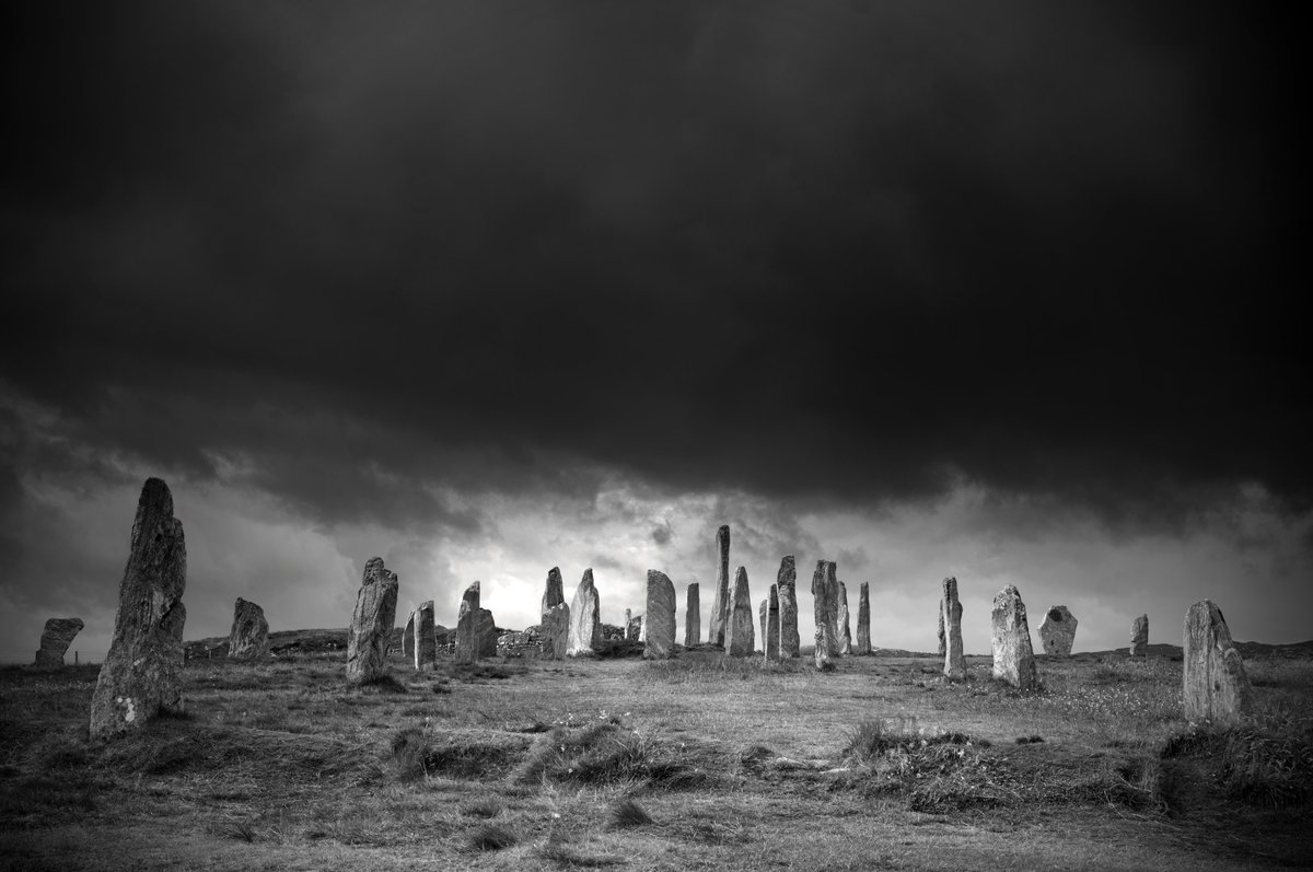 - the black wall - 
Callanish photographed at dawn with the new jewel from Sigma (@sigma2845f18art) 
#SigmafpL
#Sigmaart
<a href="/foto_sigma/">SIGMA Italia</a>
<a href="/SIGMA_foto/">SIGMA (Deutschland)</a>
@SIGMAsgv
@Sigma_japan