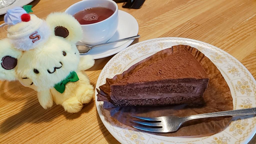 Yomocha_Sub's tweet photo. 姉やんが帰ってきたぁ！！
家族でカフェ☕✧スコーンも一緒💛
 #今日の一枚 https://t.co/0n5t7VHqCI