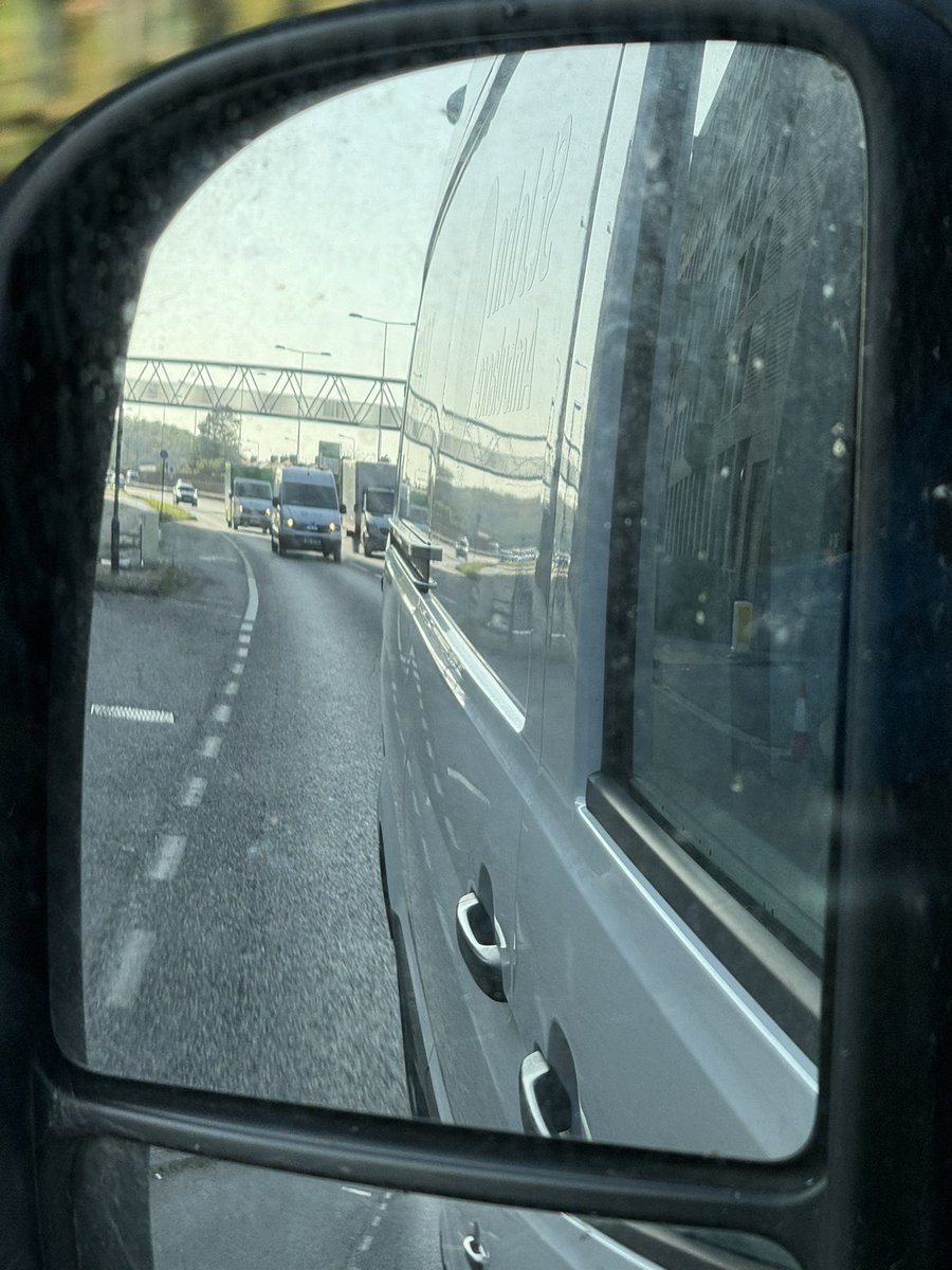 Elliot Knight tweet media