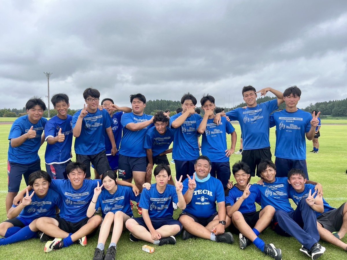 TechRugbyTeam's tweet photo. 花園予選は2回戦で敗退となりました。でも今やれるベストができたと思っています。試合後は皆で思いっきり泣きましたが、帰る時には笑顔でグラウンドを後にしました。やはり笑顔のチームです！沢山の応援本当にありがとうございました。ラグビーをやらせてくれてありがとう😭最高の仲間ができました！ https://t.co/vcbOCRC4HA