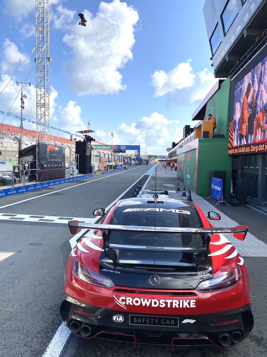 Rendez-vous à 14h45 sur RTS2 pour le Grand Prix des Pays-Bas.

(Toutes les photos des pilotes, les coulisses du GP, les sondages, vos questions et vos commentaires, sur mon compte Instagram)

#F1 #Formula1 #DutchGP #Zandvoort #Netherlands