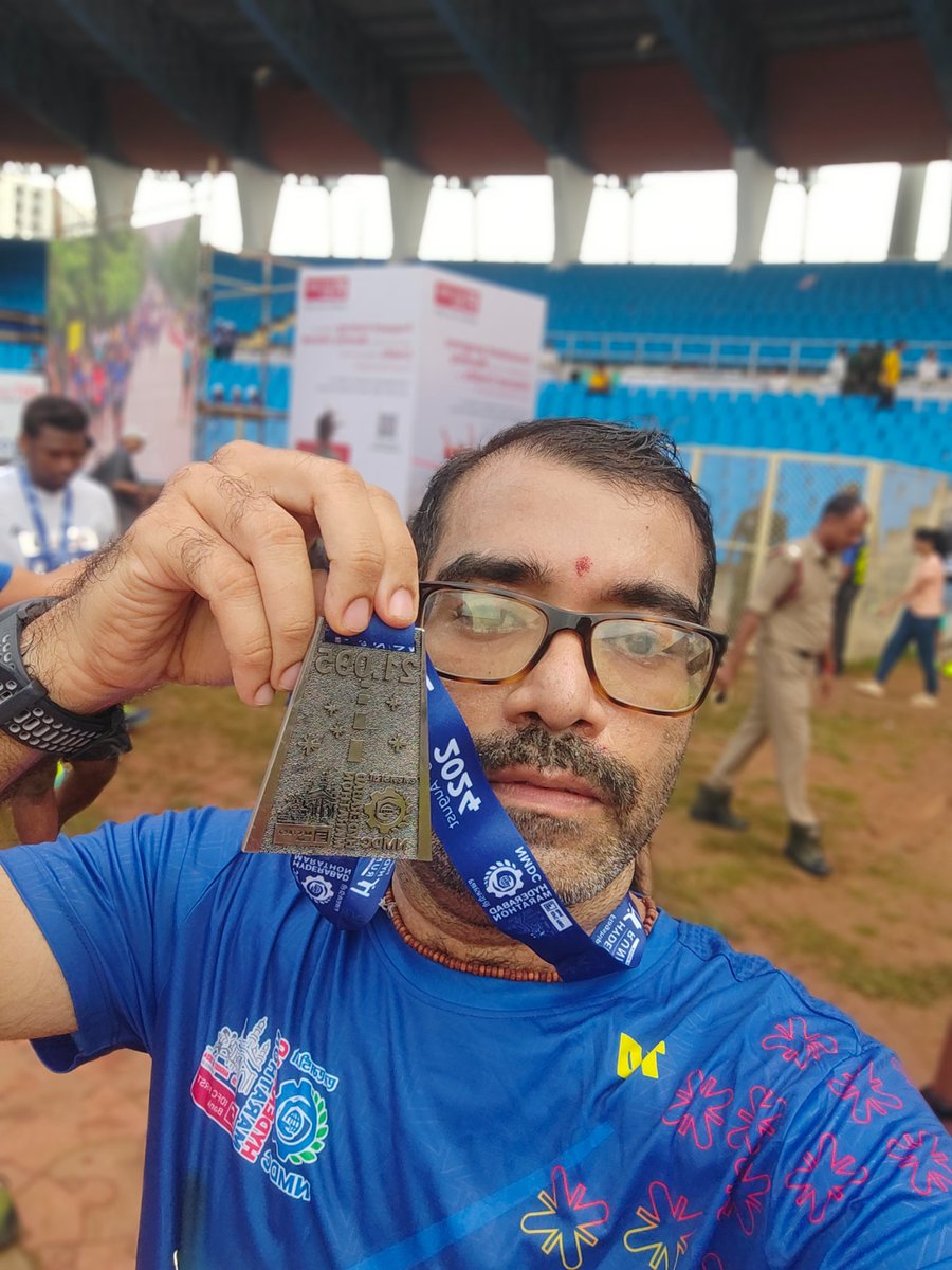 csarma24's tweet photo. Next peak conquered in my fitness journey! Finished my first ever #Half marathon @Marathon_Hyd in 2:13 hrs. Onto the next one and many more..this is now an inseparable part of my life! https://t.co/B8cPPQ5UVa