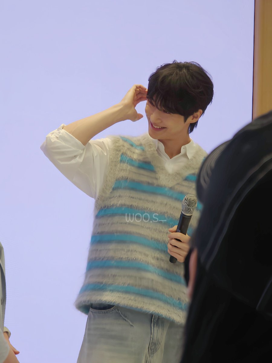 woos1991's tweet photo. 그냥 존재 자체가 귀요미🩵

#변우석 #byeonwooseok https://t.co/ZBSSdVynPs