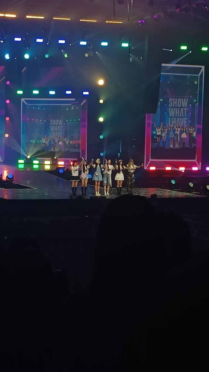 er_bessar's tweet photo. 240824

Waited for 6 years, postponed 7 months and finished in 3 hours

See you next time kiddos 🫳🏻 @IVE_twt @IVEstarship 

#IVEinJKT2024 #IVEinJakarta #SHOW_WHAT_I_HAVE_IN_JAKARTA https://t.co/B8Fs1yFjtF