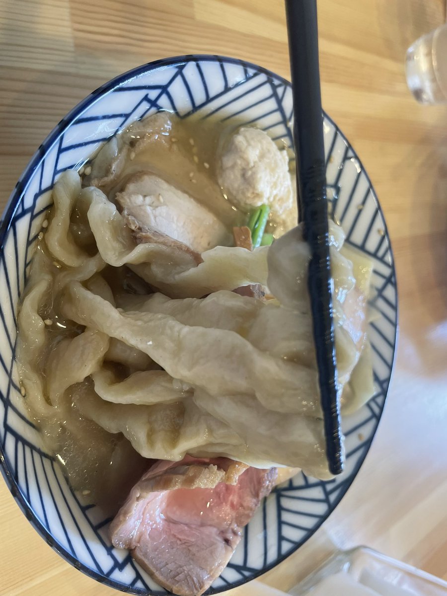 SunSunCureSunny's tweet photo. #らぁ麺秀登 さんへ行ってきた
リニューアルしてから塩が美味しくてそっちばっか食べてるけど
今度は醤油と味噌も食べたいなと
カレー最高に美味しかったです。 https://t.co/xNFUb1cf1p