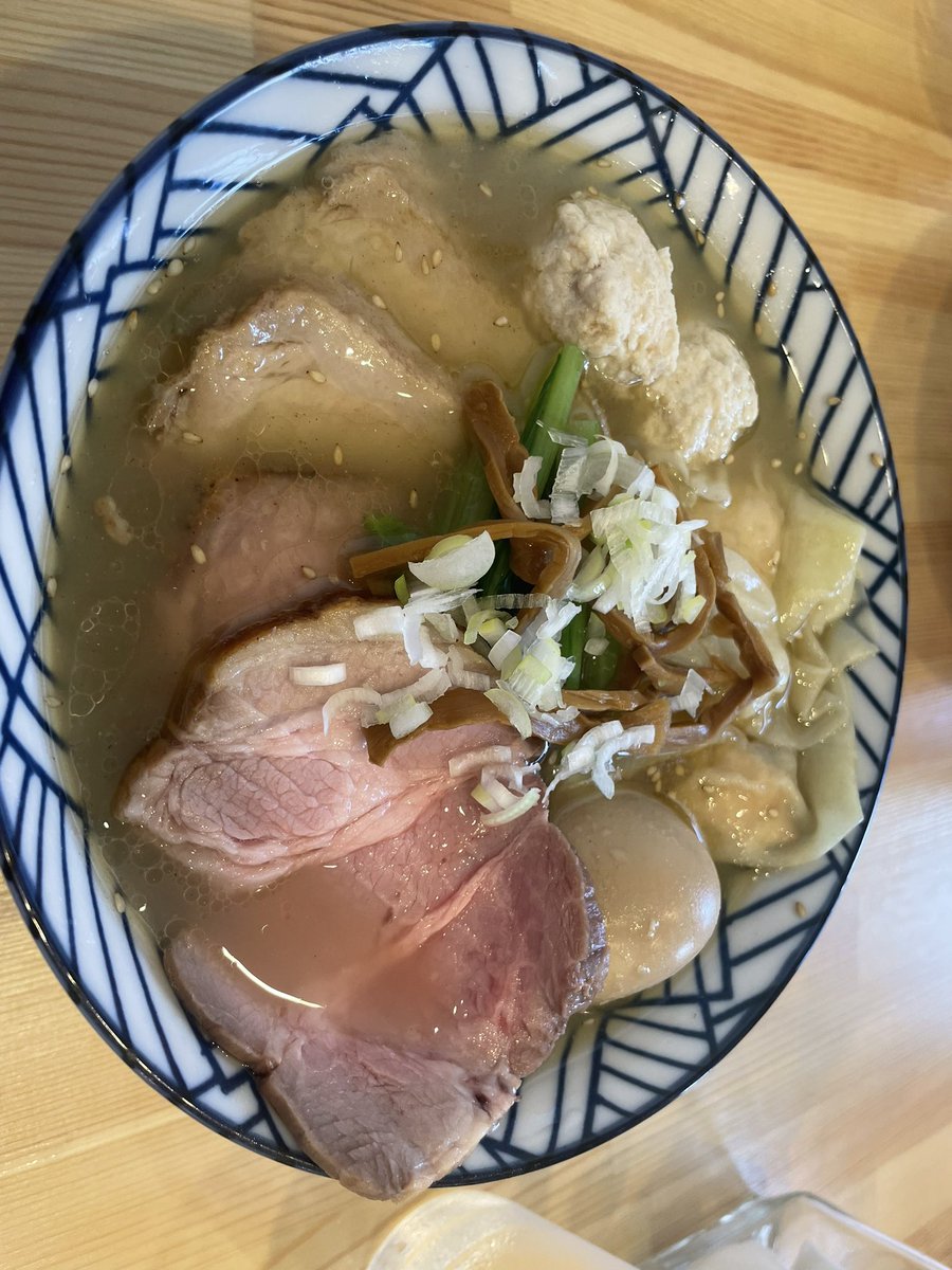 SunSunCureSunny's tweet photo. #らぁ麺秀登 さんへ行ってきた
リニューアルしてから塩が美味しくてそっちばっか食べてるけど
今度は醤油と味噌も食べたいなと
カレー最高に美味しかったです。 https://t.co/xNFUb1cf1p