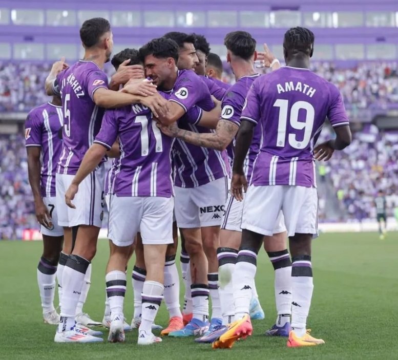 aalonsogi's tweet photo. Está tarde en el Santiago Bernabéu, juega el Real Valladolid C.F. S.A.D frente al todopoderoso Real Madrid. Empresa muy difícil pero nunca imposible. Con nuestras armas , lo intentaremos. #pucelazo #sisepuede #AupaPucela #yosicreo https://t.co/7G6SnGnZl5
