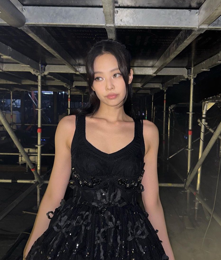 BuildOneMirai's tweet image. Valuable time and happiness that cannot be measured, from being a nobody to becoming someone known by many.Thank you all, and I love you, Blink 🫶🏻
측정할 수 없는 소중한 시간과 행복, 아무도 아닌 사람에서 많은 사람들에게 알려진 사람이 되기까지. 모두에게 감사하고, 사랑해요, Blink 🫶🏻