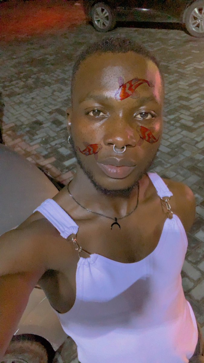 oluwatobimtj's tweet photo. Group Therapy 🥰 (Tank Top by me) https://t.co/Grdtq146mp