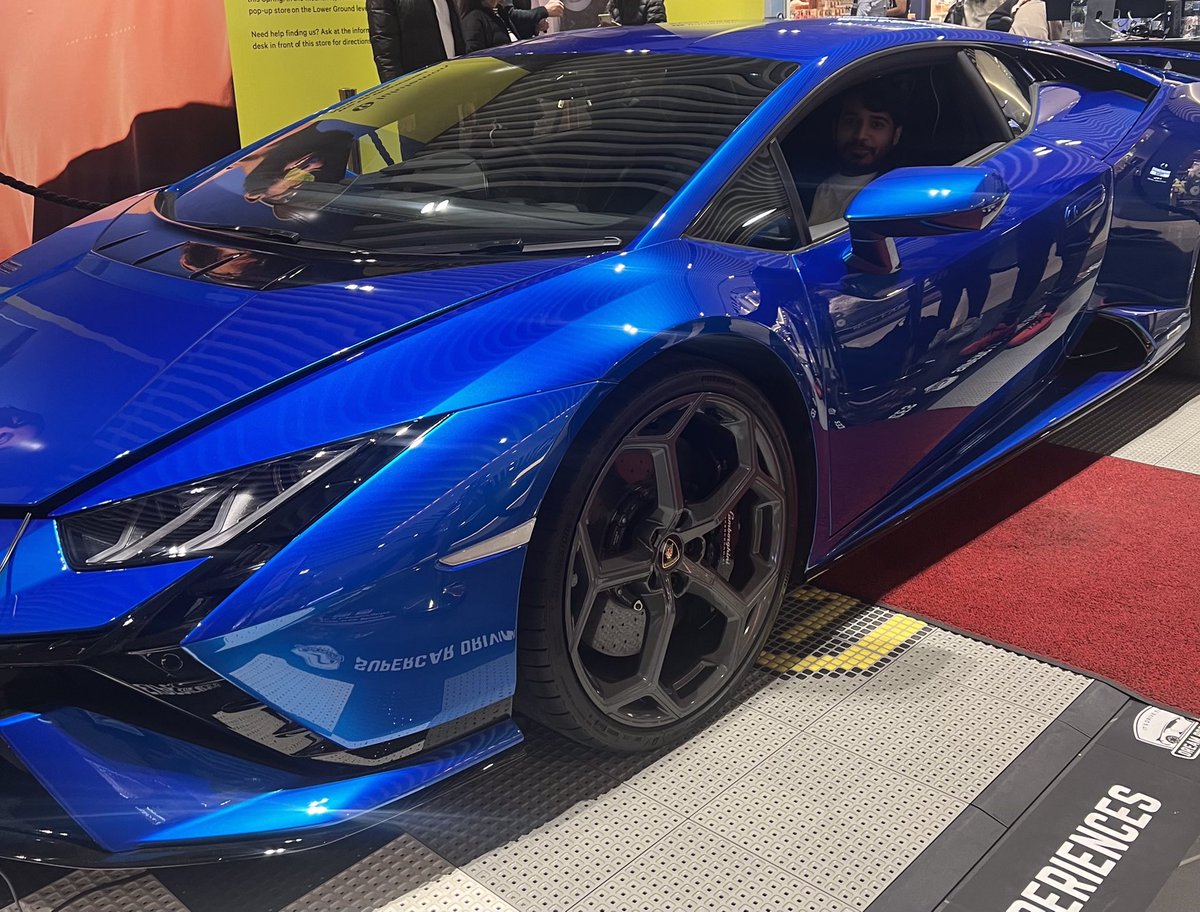 ashabbir92's tweet photo. Lambo. Matches my DP. https://t.co/xHleKSVAs9