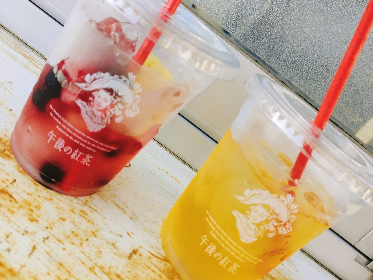Shii_417_'s tweet photo. あら、駅前に来てたー🚚
（B-Side Bluesは、かかっていませんでした）

#TheTEALOVER
#午後の紅茶キッチンカー https://t.co/2wOXQlAcwu