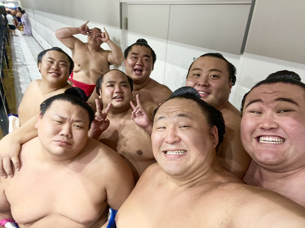 sumokyokai's tweet photo. ＜夏巡業 ＞  
本日の横須賀場所をもって、夏巡業の全日程が終了いたしました。
ご来場いただいた皆様、誠にありがとうございました。

明日はいよいよ番付発表。
九月場所 初日は9月8日です。

ご声援よろしくお願いいたします！

#sumo #相撲 #オフショット #玉鷲 #金峰山 #美ノ海 #北の若 #湘南乃海 #島津海 #翔猿 #北勝富士