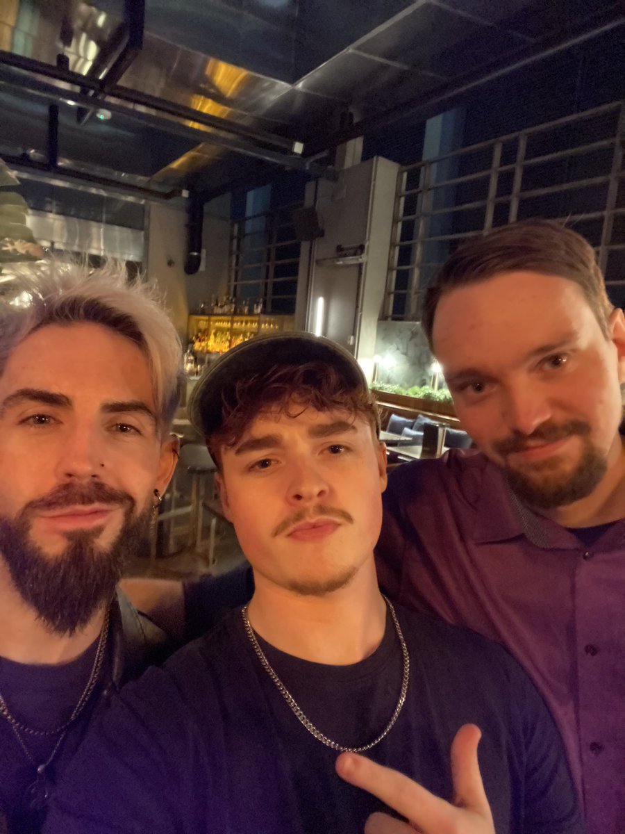 seineyt_'s tweet image. Didn’t get many photos, but was a blast meeting everyone❤️