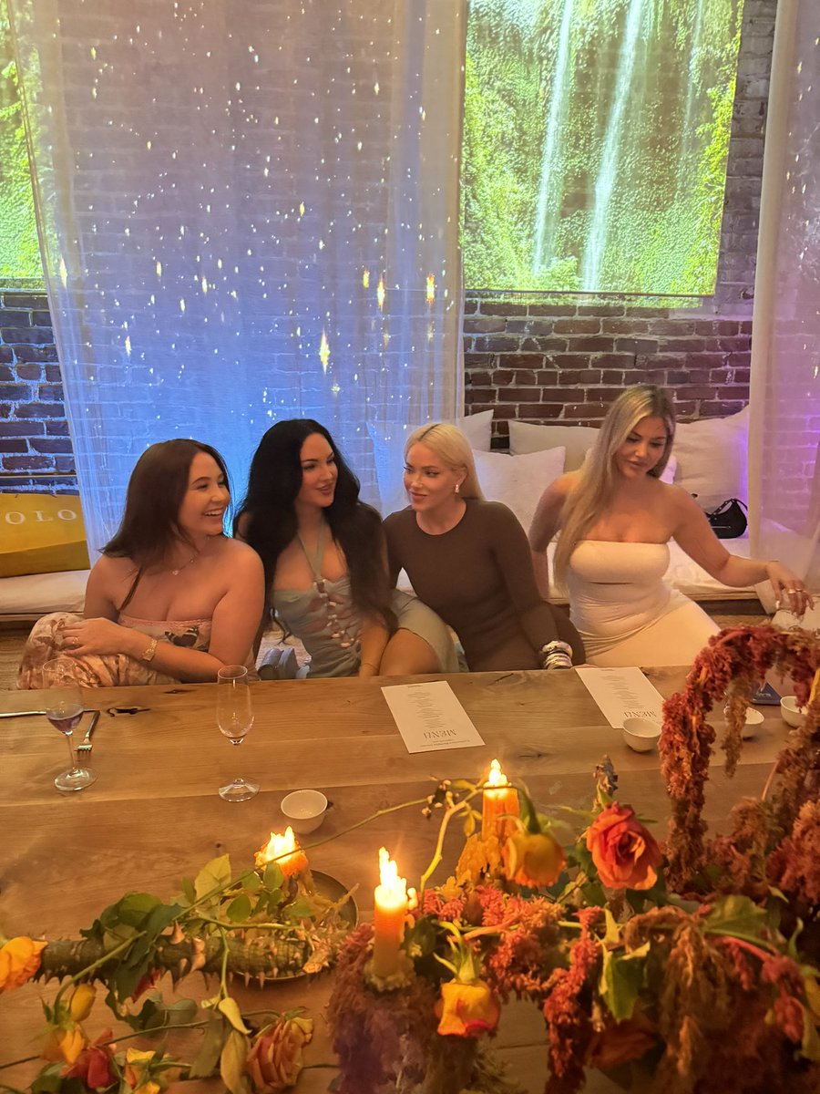 YesJulz's tweet photo. Tea Party 🤗🫖🌸

https://t.co/Os2NxM6qOC https://t.co/GbxOvSWck6
