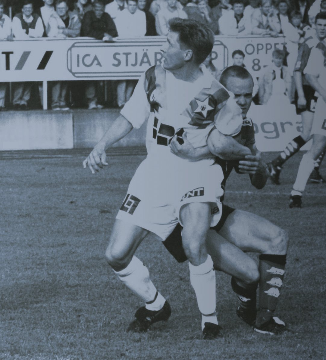 siriusfotboll's tweet photo. ⚽️ Mats Benker och Kim Skoglund gör den symboliska avsparken! 

ℹ️ Vi rekommenderar alla supportrar att komma till arenan minst 30 minuter innan avspark idag. Vi ses på Studenternas! https://t.co/lCnHKgF7O1
