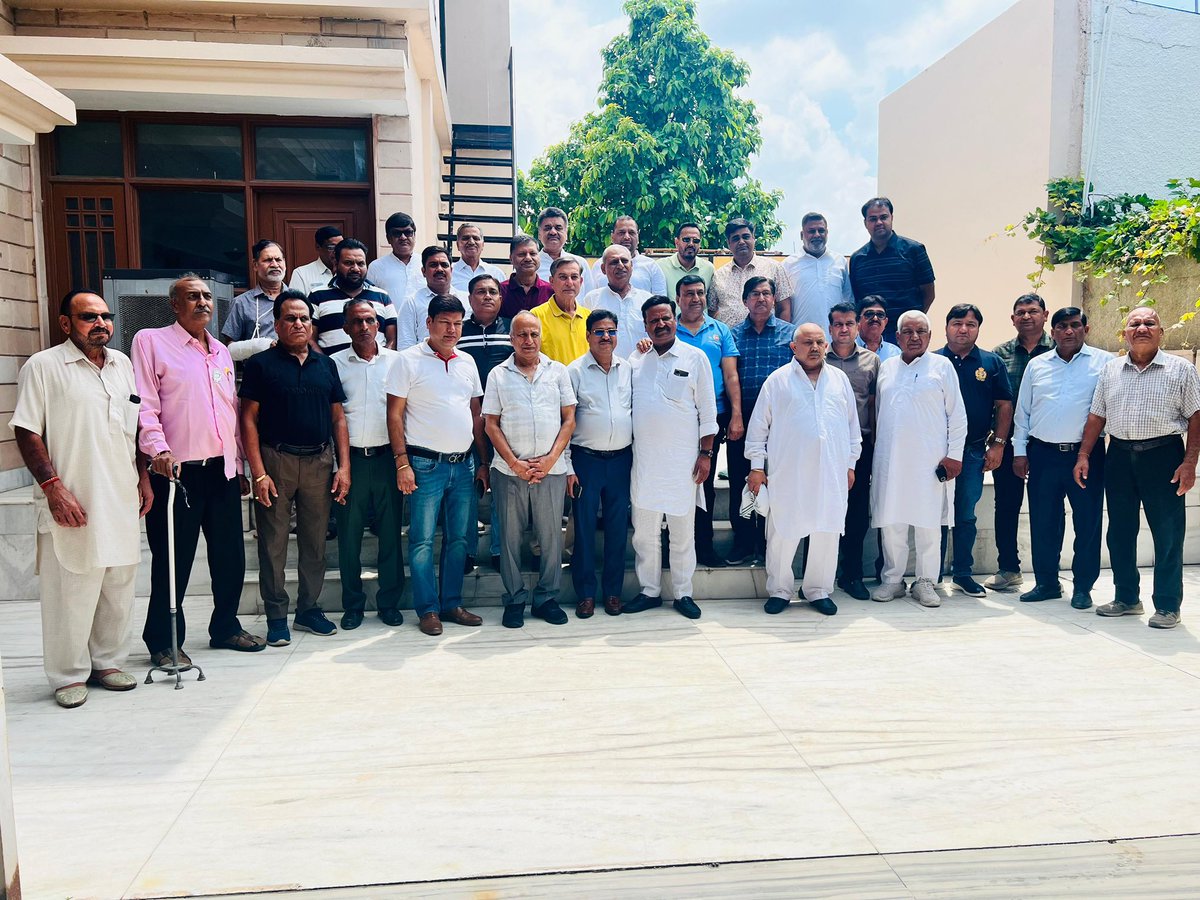 cmbishnoi's tweet photo. पंचकूला की जनता से मिलकर, चुनावी रणनीति पर चर्चा!
आज अपने पंचकूला स्थित आवास पर पंचकूला शहर के गणमान्य सदस्यों से मुलाक़ात कर आगामी चुनाव की रणनीति तैयार की।

#PanchkulaFirst #HaryanaNeedsChange #CongressForHaryana #PeopleOverPolitics #Chandermohan #ChanderMohanBishnoi #CMBishnoiForPanchkula #HaryanaElections2024 #PanchkulaAssembly #VoteForChange #Panchkula #CMBishnoi4Panchkula #HaryanaElections2024