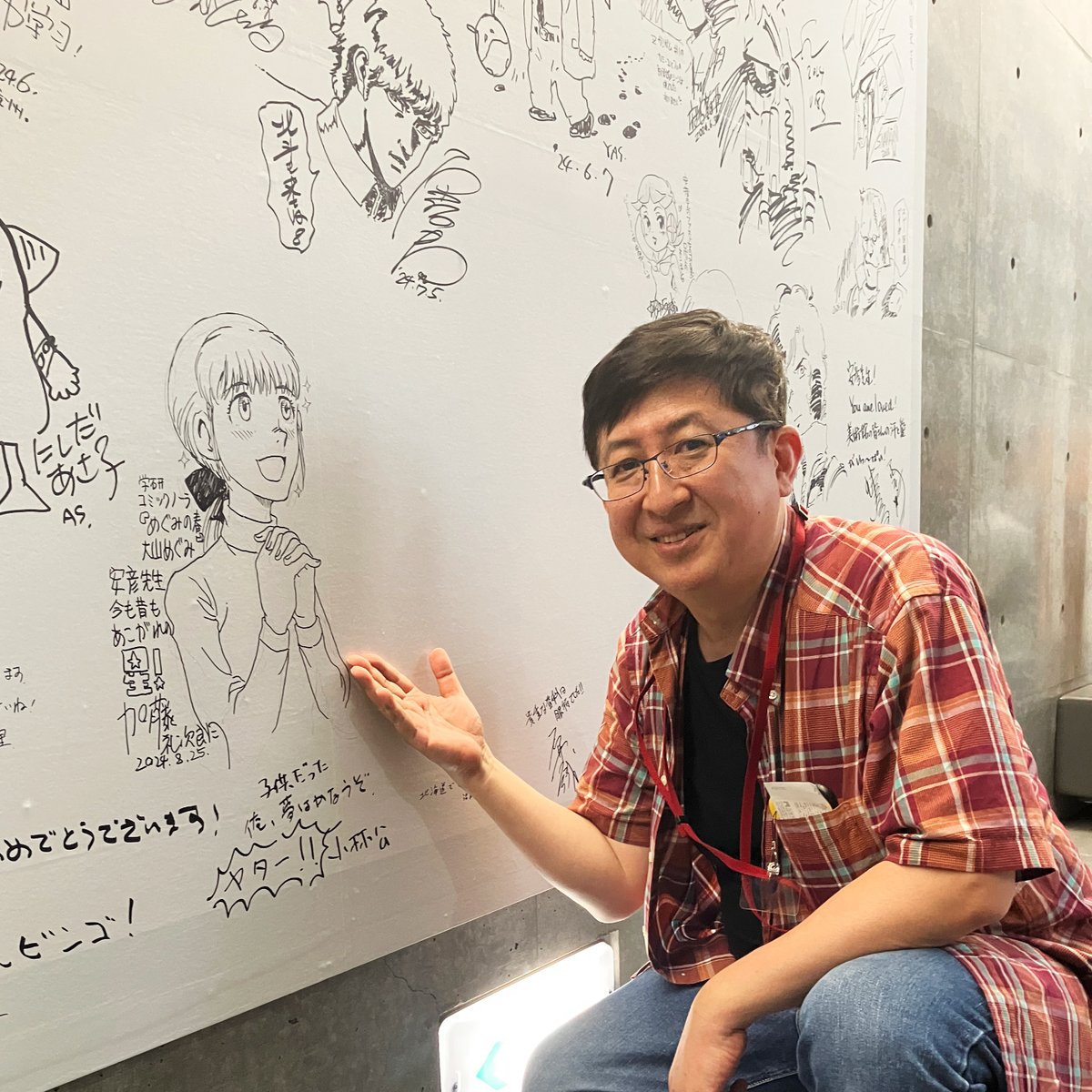 hyogoartm's tweet photo. 【漫画家の加藤礼次朗氏が来館】
本日8月25日（日）に漫画家の加藤礼次朗氏が来館され、ボードに素敵なイラストを描いていただきました。ご来場の際はぜひ間近でご覧ください！ https://t.co/1qb2D02fjk
