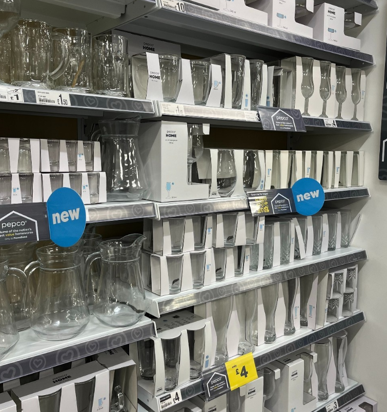 ShopSwanCentre's tweet image. Heading to uni in September? 🎓

Stock up on kitchen essentials @poundland. Prices start from just £1—perfect for student budgets!

#UniversityEssentials #StudentLife #BackToUni #Poundland #SwanCentre