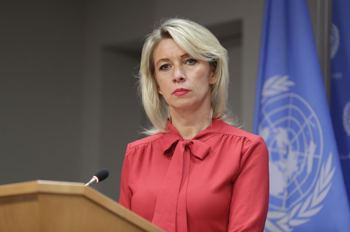 maxotte_says's tweet photo. Maria Sacharowa, Sprecherin des russischen Außenministeriums über die Verhaftung des russischen Staatsbürgers Pawel Durow, Gründer von Telegram:

„Ich erinnere mich gerade daran, dass im Jahr 2018 eine Gruppe von 26 NGOs, darunter Human Rights Watch, Amnesty International, Freedom House, Reporter ohne Grenzen, das Komitee zum Schutz von Journalisten und andere, die Entscheidung eines russischen Gerichts, Telegram zu blockieren, verurteilten. Der Westen machte weitere ähnliche Aussagen.

Sie sagten dies alles, weil am 1. Juli 2018 in Russland das Jarowaja-Gesetz in Kraft trat, das Telekommunikationsbetreiber dazu verpflichtet, Aufzeichnungen über Telefonnachrichten und Internetverkehr ihrer Kunden sechs Monate lang aufzubewahren sowie Schlüssel zur Entschlüsselung und Bereitstellung der Korrespondenz der Benutzer bereitzustellen sie auf Anfrage an den FSB Russlands weiterzuleiten. Somit ergaben sich für Telegram auf dieser Grundlage gesetzgeberische Fragen, die auch viele andere Länder im Zusammenhang mit den technischen Parametern seines Verschlüsselungssystems hatten.

Alle diese westlichen NGOs forderten die russische Regierung auf, die Arbeit von Telegram nicht mehr in Frage zu stellen. Sie appellierten an die UN, den Europarat, die OSZE, die Europäische Union, die Vereinigten Staaten und andere Regierungen mit der Bitte, sich dem Vorgehen Russlands zu widersetzen und die Grundrechte der Meinungsfreiheit und der Privatsphäre zu schützen. Darüber hinaus forderten sie Internetunternehmen auf, sich unbegründeten und rechtswidrigen Forderungen zu widersetzen, die die Rechte ihrer Nutzer verletzen. Sie forderten, dass die russische Regierung das Recht der Internetnutzer garantiere, Informationen auf Websites zu veröffentlichen und anonym einzusehen, und betonten, dass etwaige Einschränkungen von den Gerichten sanktioniert werden müssten und den Bestimmungen der Europäischen Menschenrechtskonvention vollständig entsprechen müssten. Gleichzeitig blieb Durov die ganze Zeit [in Russland] frei und entwickelte Telegram weiter.

Ich veröffentliche einen Screenshot aller westlichen Berufsverbände, die sich damals zu Wort gemeldet haben, einschließlich ihres kollektiven Appells. Glauben Sie, dass sie dieses Mal an Paris appellieren und die Freilassung von Durov fordern werden, oder werden sie stattdessen ihre Zunge verschlucken?“
