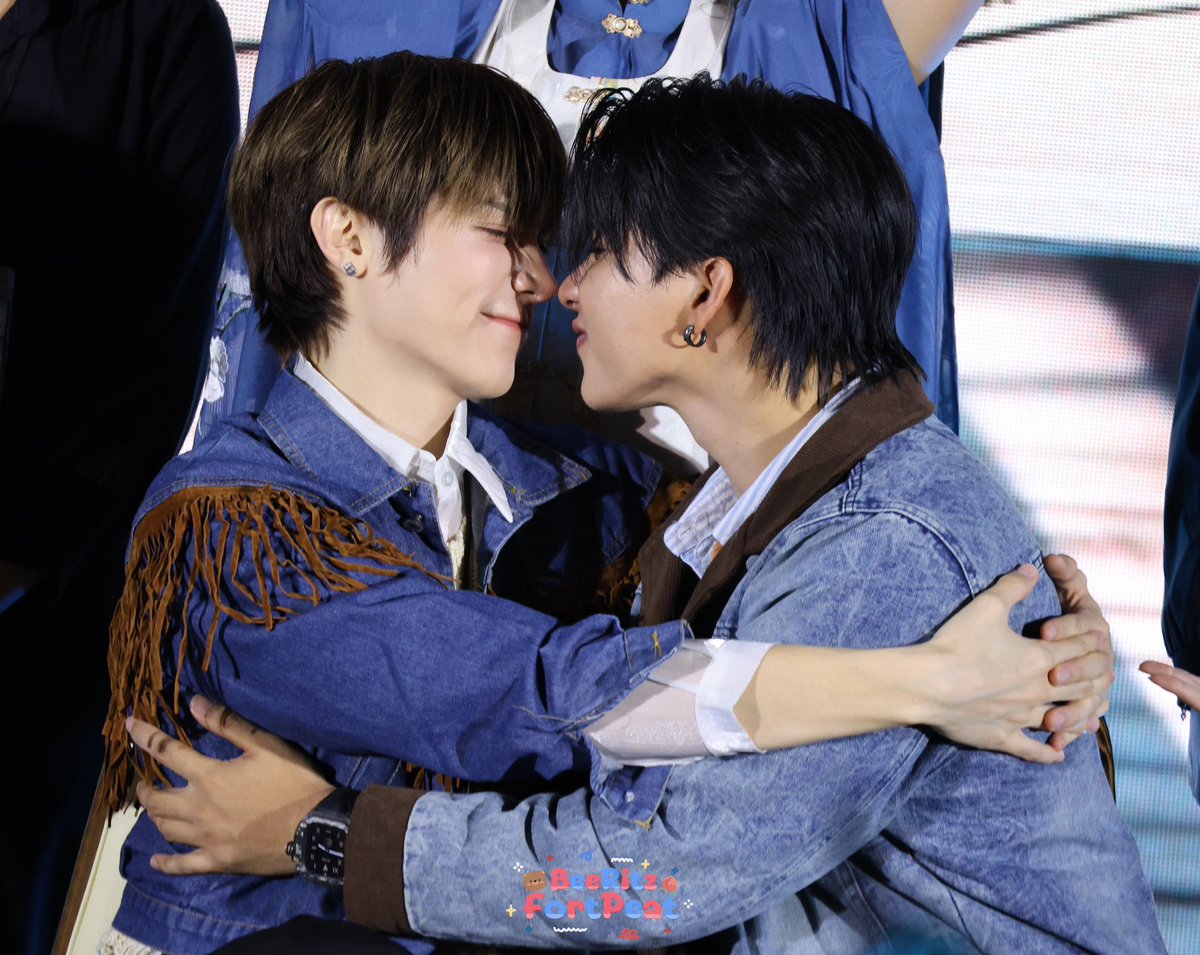 BeeRitz εїз tweet media