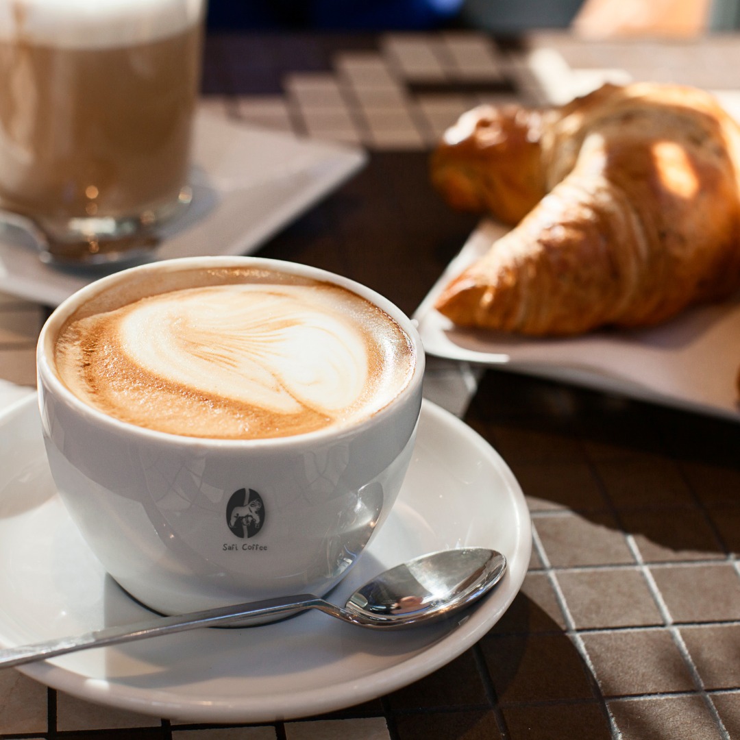 safi_coffee's tweet photo. Start your Bank Holiday off right with Safi Coffee ☕️

Our coffee beans are sustainably grown and harvested.

With every cup, you'll experience a unique flavour profile that showcases the richness and complexity of Ugandan coffee. 

Buy Safi Coffee today - https://t.co/R9Tw4uLQ1A https://t.co/jy8jAnpR0x