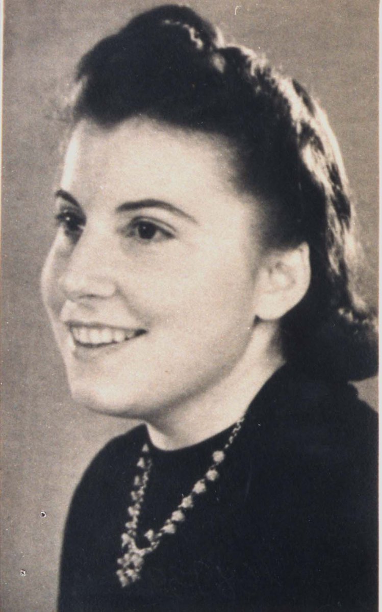 AuschwitzMuseum's tweet photo. 25 August 1921 | A Dutch Jewish woman, Elisabeth Schenk, was born in Schoonhoven.

In September 1943 she was deported to #Auschwitz. She did not survive. https://t.co/ro2xpZjOEX
