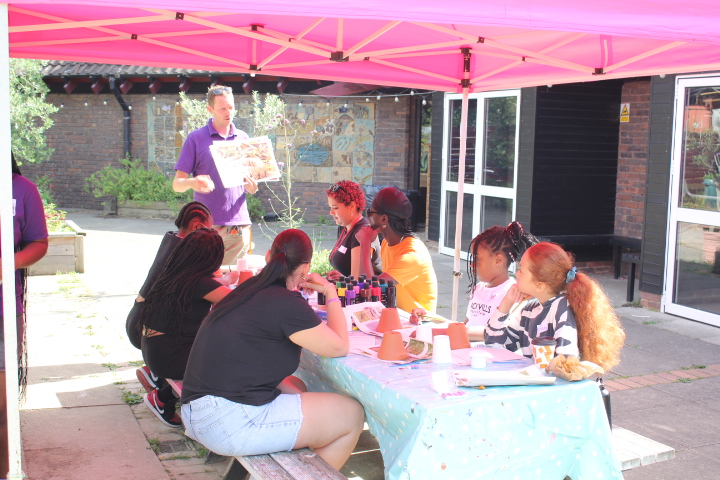 #LondonBlueChain trainee, Mariam, delivered her first creative youth session at <a href="/TheAlbanySE8/">Albany Deptford</a>

With support of fellow trainees, Rose &amp; Isabella, they provided knowledge on the importance of protecting amphibian habitats by making toad houses.

<a href="/HeritageFundUK/">The National Lottery Heritage Fund</a> <a href="/NaturalEngland/">Natural England</a>