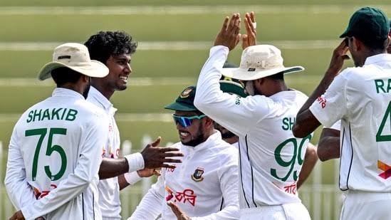 TheViralNew's tweet photo. Pakistan 2nd innings score 146/10

Bangladesh Need 30 runs to win

#BANvsPAK  #testmatch https://t.co/usqZZ2RNLv
