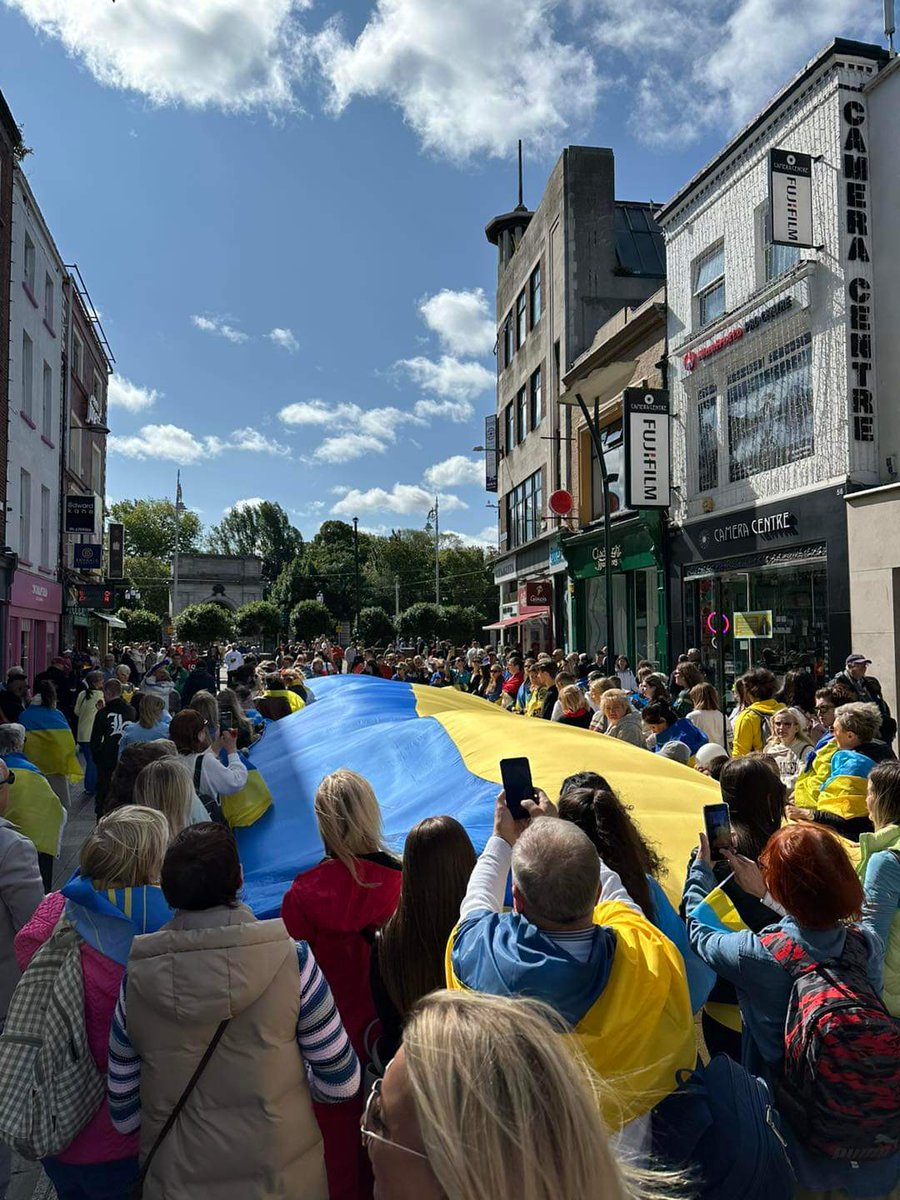 🙌 Dublin in blue and yellow for Ukraine's Independence Day 24/08/2024 🇺🇦🇮🇪