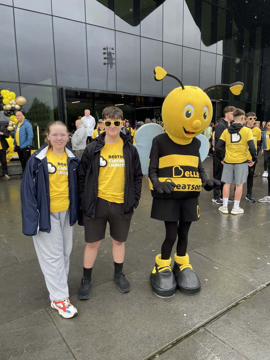 st_dyw's tweet photo. @stninianshs pupils are the best. Check out the early birds, here at OTBT ready for a warm-up in the rain. Go #teambeatson https://t.co/OYrTNfPi3u
