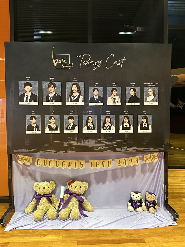 mayi_ym's tweet photo. #마이캐보
베어더뮤지컬 시즌자8 겸 자막 🐻🎓💜

24.08.25 18:30 https://t.co/stDPn4mjGw