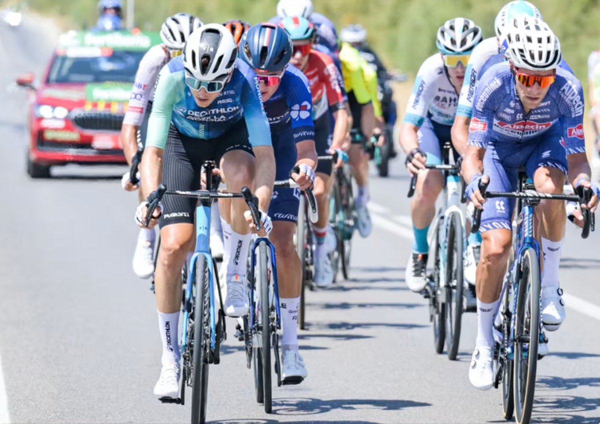 petrodavid21's tweet photo. Vuelta 
Stage 9

The final summit is at 23 km
from the finish
It could provide an opportunity
for a breakaway

or for leaders
looking to close the gap 
on the red jersey

Roglič, Almeida  

Gall, Landa, Tiberi, O’Connor  

Bennett, Kuss

#121Metadex #PredictionGames #Vuelta https://t.co/JXMVncevIX