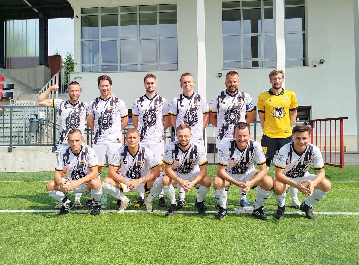 SF Fairant Kraków (@sf_fairant) on Twitter photo 🟢 #DzieńMeczowy ⚫
⏱️1' Sezon 2024/2025 czas start! 💥
<a href="/KSPradniczanka/">KS Prądniczanka Kraków</a> II 0:0 Fairant
💚🖤
🤝 Grają z nami:
<a href="/SurpriseShirts/">Surprise Shirts</a>
Browar Kazimierz
<a href="/powercanvascom/">Power Canvas</a>
Grupa GAMP
#CzasNaFairant 🟢 #DzieńMeczowy ⚫
⏱️1' Sezon 2024/2025 czas start! 💥
<a href="/KSPradniczanka/">KS Prądniczanka Kraków</a> II 0:0 Fairant
💚🖤
🤝 Grają z nami:
<a href="/SurpriseShirts/">Surprise Shirts</a>
Browar Kazimierz
<a href="/powercanvascom/">Power Canvas</a>
Grupa GAMP
#CzasNaFairant