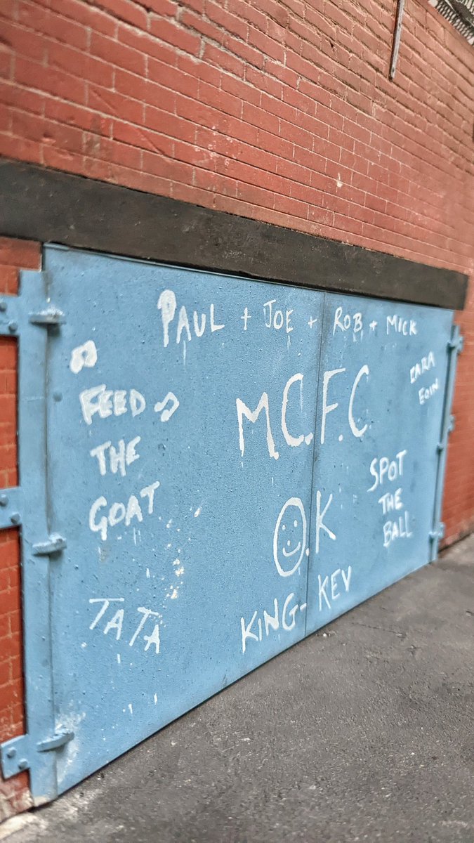 McrBuilds's tweet photo. Maine Rd apologizes for the spam. God knows what I was going on about "Marine Rd" in the last tweet tho. Makes it look like I've relapsed. 🥴🤦♀️. Available now not at all good book stores BUT on eBay. Link below. #morley #bishop #rösler #flitcroft #lomas #simpson #curle https://t.co/hy9PjTGHn6
