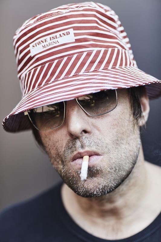 sosallycinnamon's tweet photo. Liam Gallagher photoshoot in Milan, 2019 🧵 https://t.co/YLctnEiOwA