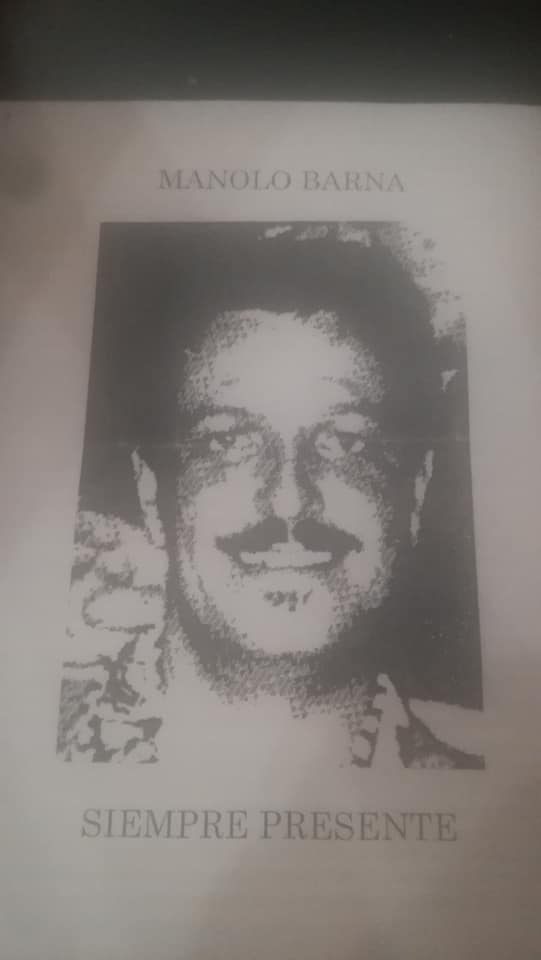 FrentenoseMueve's tweet photo. 1/2 Manolo Barna fue un frentista de raza que los de mi generación tuvimos el Honor de disfrutar de su afecto; todavía recuerdo y se me ponen los pelos de punta del abrazo tan fuerte que me dio pocas horas antes de morir en una puta carretera... https://t.co/gax84ZBXlt