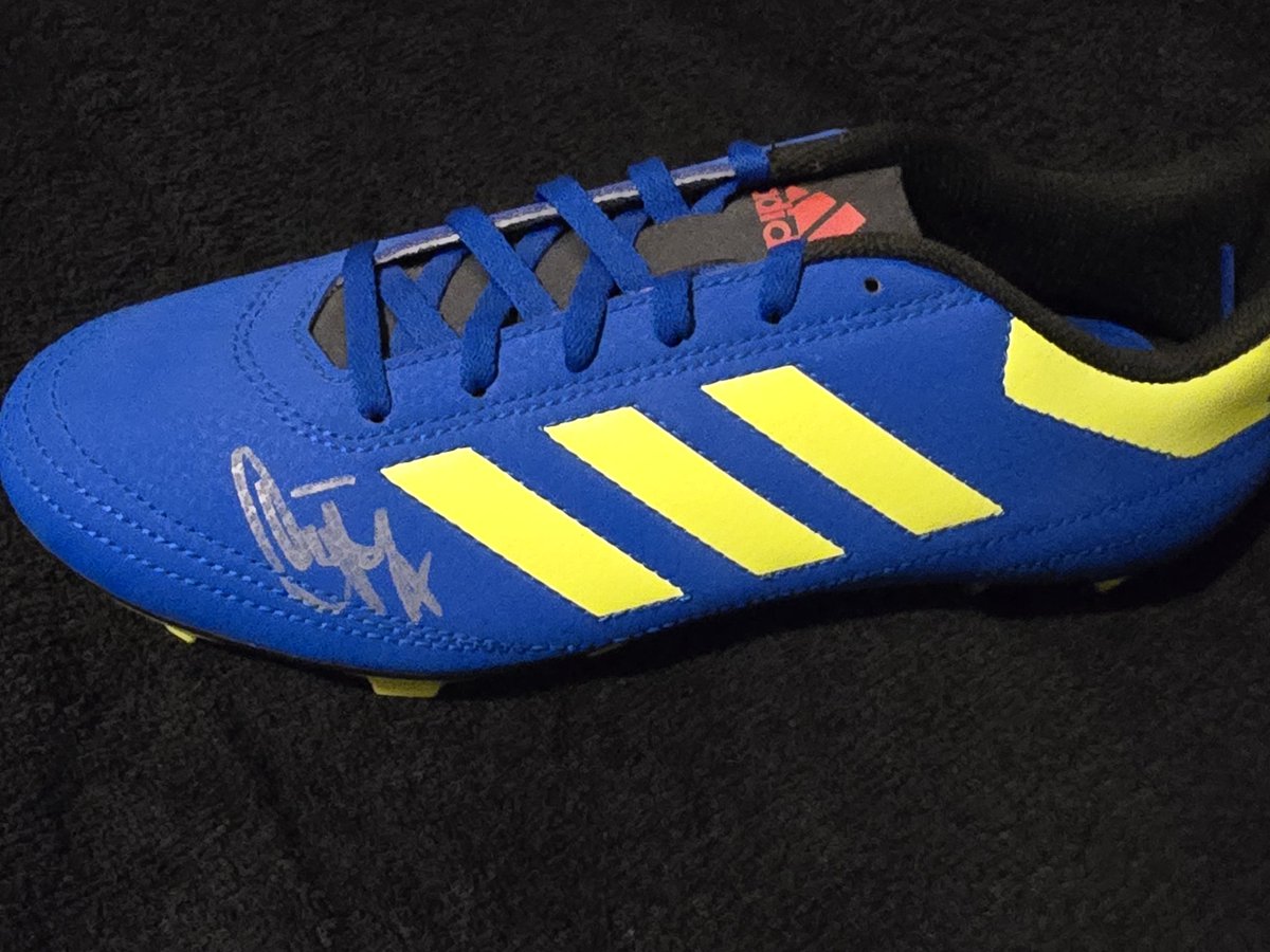 HanifK's tweet image. I'm running a little Fundraiser to try and get Jasper's U9s team a new kit. Great prize - signed big dunc boot, signed framed alan harper top, signed Harrison 23/24 shirt and a signed ducn testimonial photo. Anyone fancy a team, drop me a message for PayPal details.