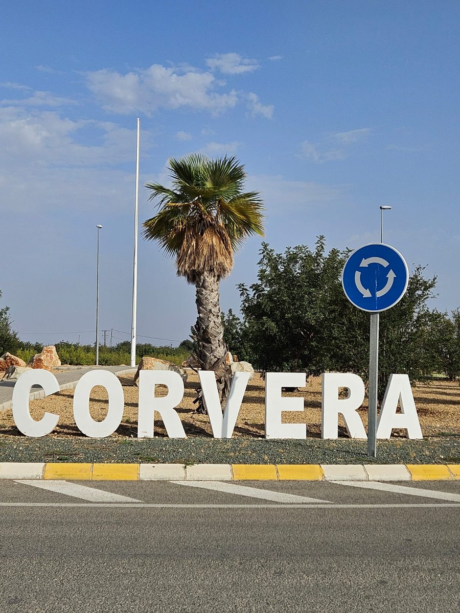 A_SanchezColl's tweet image. Sr. Ballesta,cuando denuncie el estado de nuestra bandera, tardaron menos de 24 horas en quitarla, de eso hace mas de una semana. No hay presupuesto para reponerla. Quiere que lo haga yo?