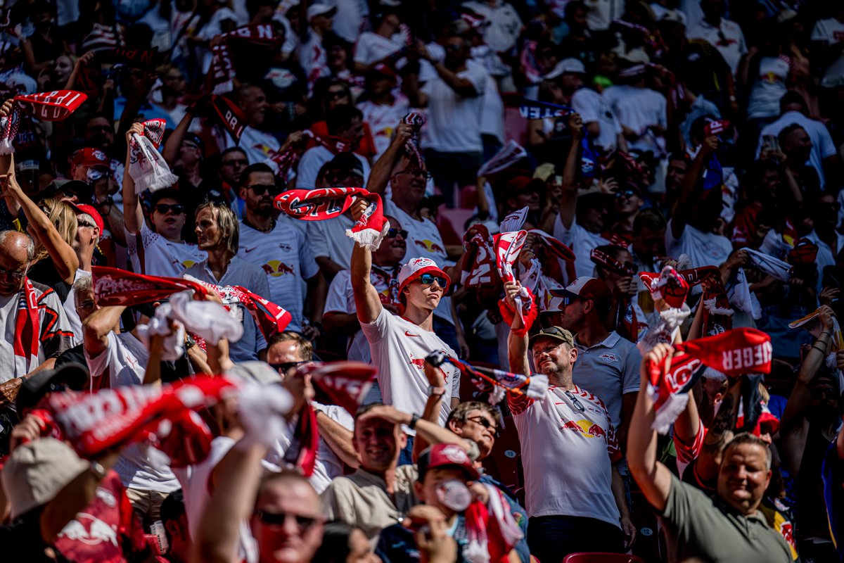 RBLeipzig's tweet image. Matchday Fact am Sonntag: 

Es war für uns das erst zweite Heimspiel zum #Bundesliga-Auftakt - und zum zweiten Mal konnten wir einen Sieg feiern! 

Vor dem 1:0 gegen den @VfLBochum1848eV gab es 2020 einen 3:1-Erfolg gegen @1FSVMainz05.   

#RBLBOC #Bundesliga