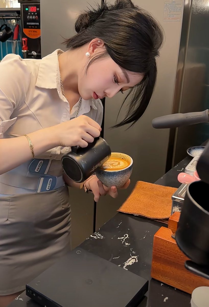 z36094's tweet photo. 最後一杯
馬上就下班了
今晚有要來找我做愛的嗎
現在有時間嗎？
😘求被插插😘求被幹
好想被你幹到噴水
好想高潮
#在線等叔約愛愛
評論
轉推❤️❤️❤️
關注😜 https://t.co/kaTFC02BX5
