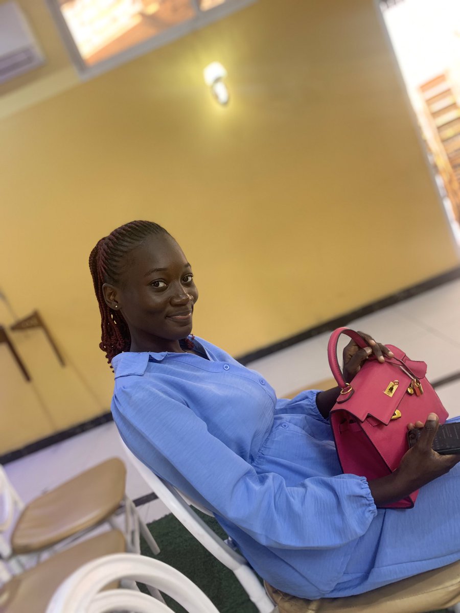 regina_samuanda's tweet photo. Dimanche follow back ,dépose ton @regina_samuanda en commentaire et je m’abonnerai a toi 
On se donne de la force💪
ACTION 1k D’ABONNÉ 🥺🫠 https://t.co/Nafvos87qJ