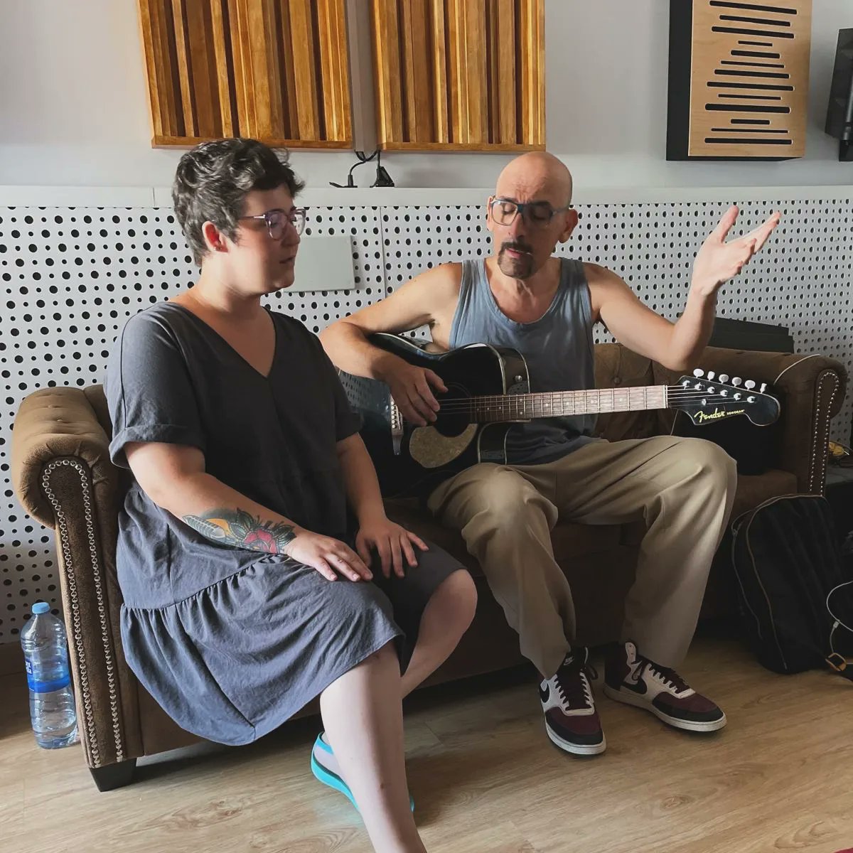 arima_soul's tweet photo. Grabaketa astea bukatu da! Atzo Lidiak bere ahotsak amaitu zituen, emozio eta intentsitatez beteriko jardunaldian.
Eskerrik asko NOISESTUDIOA zuen arreta bikainagatik, etxean bezala sentitu gara!
#newalbum #arimasoul #studio #noisestudioa #recordingweek #voices https://t.co/3jmv4GGmiF