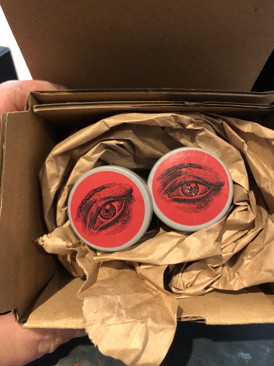 RedeyeRedscale's tweet photo. After a long time of inactivity, an unexpected order has come through for two rolls of #RedeyeRedscale #redscale #35mmfilm
This drove my decision to change the shop status to ‘sold out’ for the near future. 
I have few rolls left now, and film costs have doubled…… https://t.co/qA6DxmXehp